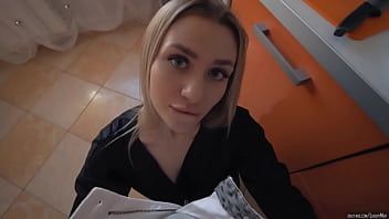 Play Hot blonde spread her legs and enjoy sex
