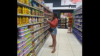 Play Latin Girl Pickup at the Supermarket VERTICAL