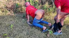 Play Latina Babe Fucking in the Park