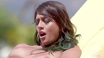 Play Plumber's got a massive pipe to suck on for blowjob addict Frida Sante