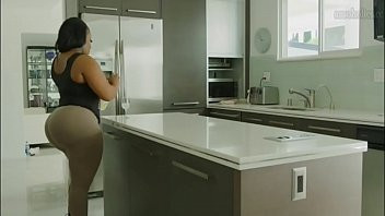 Play BIG BUTT THREESOME