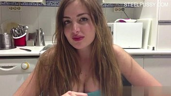 Play Busty girl best cum in mouth