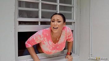 Play Help, I'm Stuck In My Shirt! / Brazzers / download full from http://zzfull.com/im