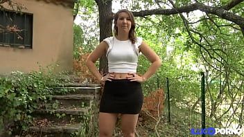 Play Anal fanatic Lexie wants to try double penetration